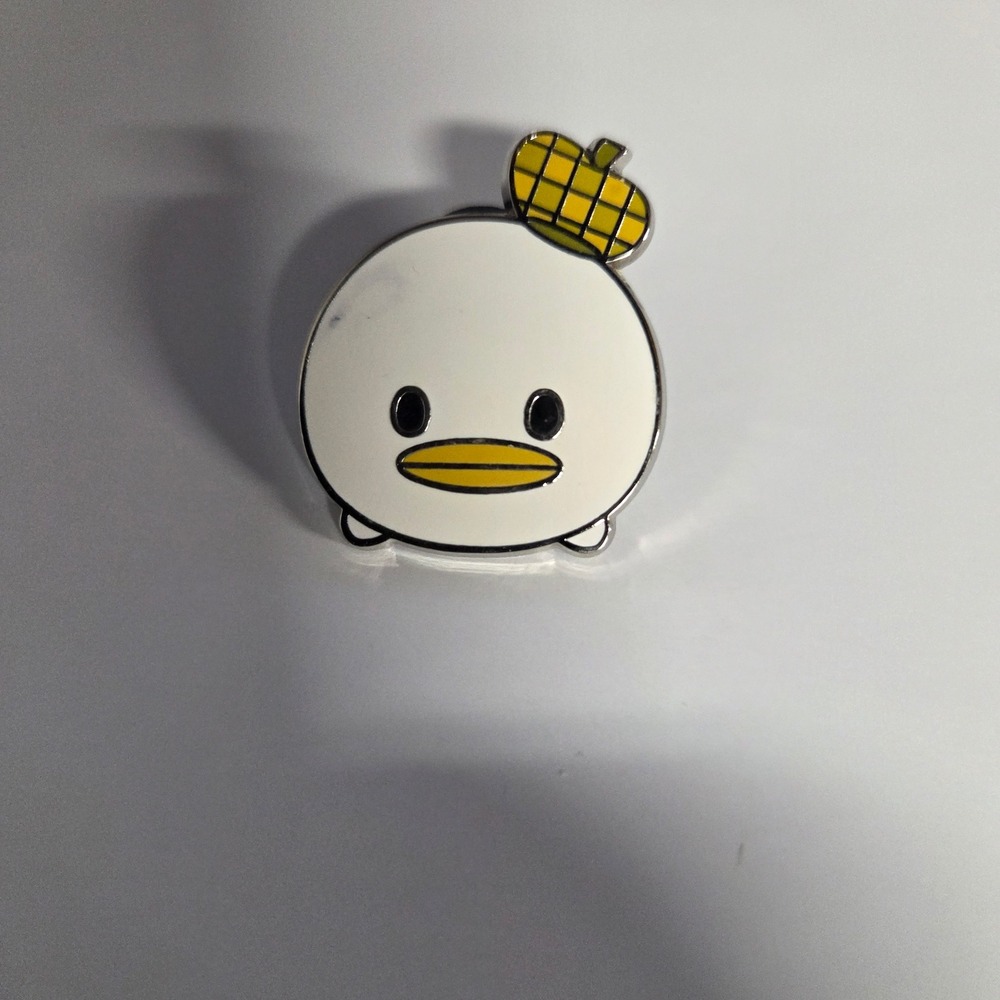 Disney Tsum Tsum Enamel Pin Unisex OS White Donald Duck Plaid Hat 2017 Trading